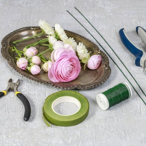 Step-by-Step Guide to Making a Flower Crown