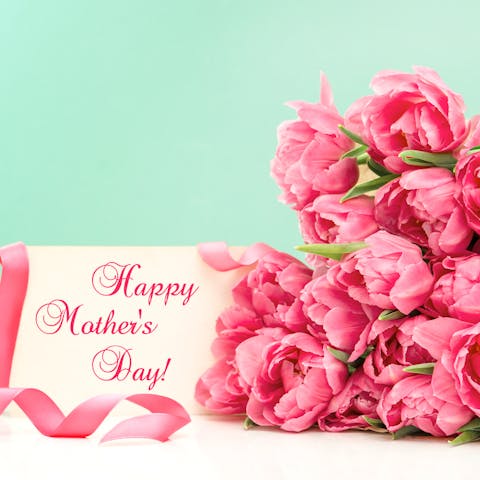 Send Your Mom the Perfect Mother’s Day Floral Arrangement
