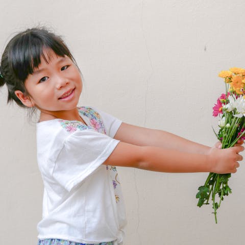 How to Send Flowers to Someone