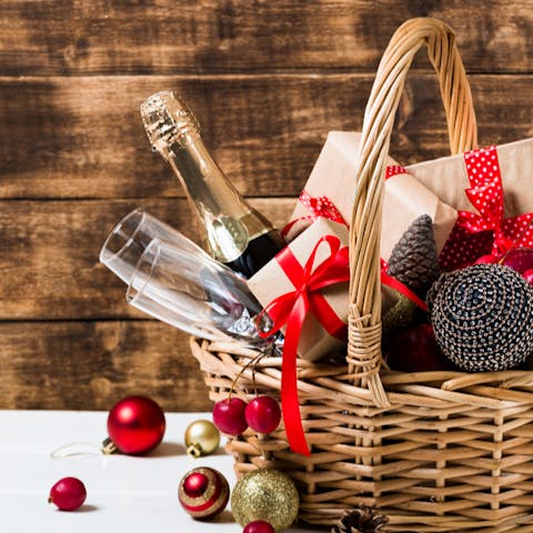 What to Put in Your Homemade Christmas Basket